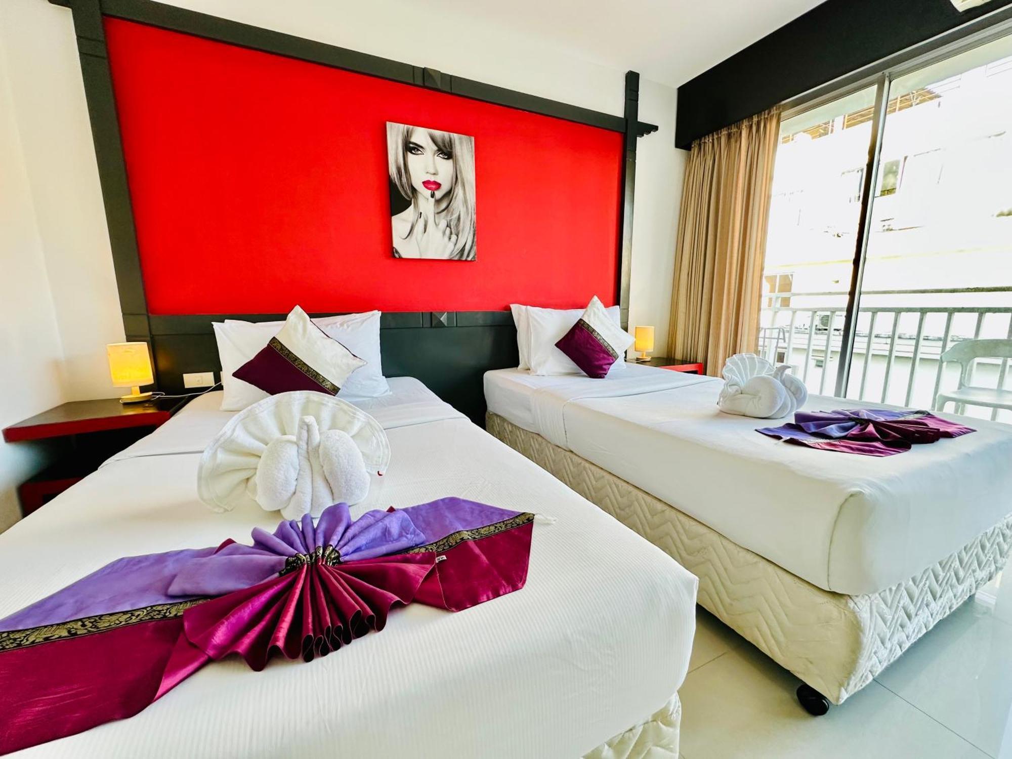 Hotel Baya Phuket Patong Exterior foto
